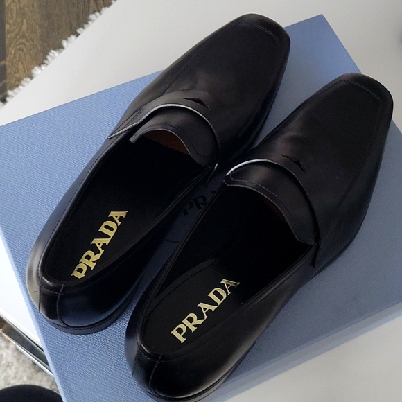 Men's Prada shoes - Runs big, can fit a 9 - Picture 6 of 7